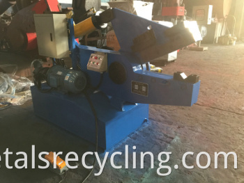 CCD-63 Catalytic Muffler Cutting Machine Decanner